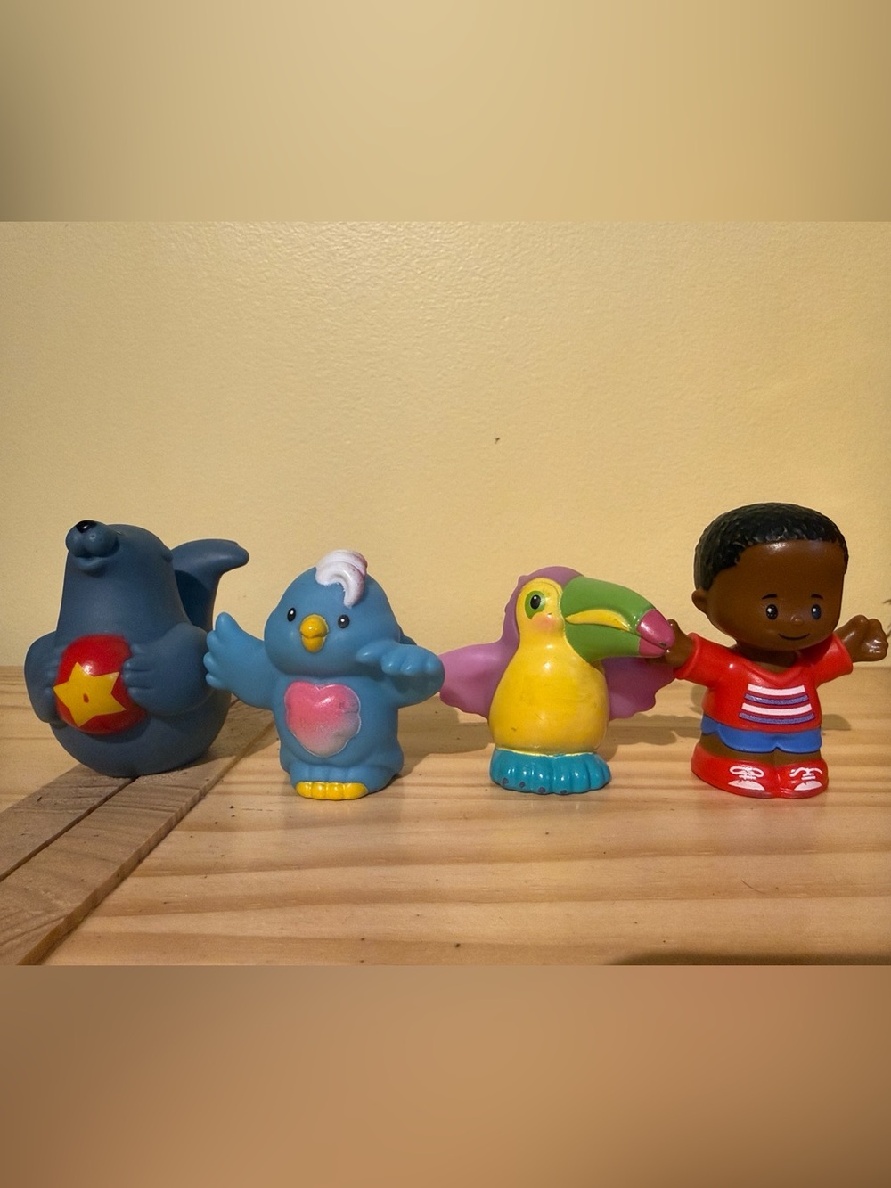 Fisher price Mattel Little People Toucan, Bird, boy and zoo seal lot